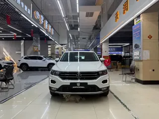 Volkswagen T-ROC 2023 купить из Китая, цена 1 779 000 ₽ — Suifenhe Auto
