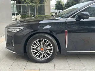 Hongqi H5 2024 купить из Китая, цена 2 911 000 ₽ — Suifenhe Auto