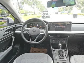 Volkswagen Lavida 2023 купить из Китая, цена 1 322 000 ₽ — Suifenhe Auto