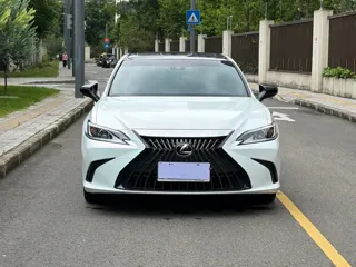 Lexus ES 2024 купить из Китая, цена 4 539 000 ₽ — Suifenhe Auto