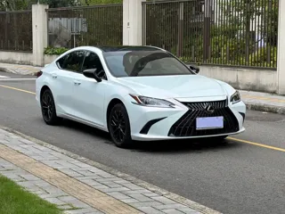 Lexus ES 2024 купить из Китая, цена 4 539 000 ₽ — Suifenhe Auto