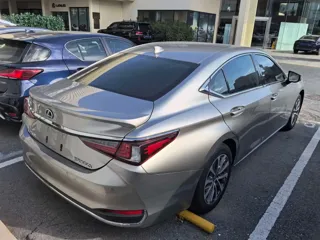Lexus ES 2024 купить из Китая, цена 7 329 000 ₽ — Suifenhe Auto