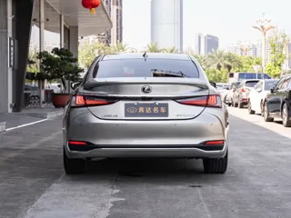 Lexus ES 2024 купить из Китая, цена 7 785 000 ₽ — Suifenhe Auto