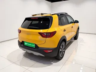 Kia Stonic 2022 купить из Китая, цена 1 343 000 ₽ — Suifenhe Auto
