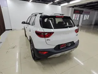 Kia Stonic 2022 купить из Китая, цена 1 454 000 ₽ — Suifenhe Auto
