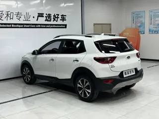 Kia Stonic 2019 купить из Китая, цена 1 228 000 ₽ — Suifenhe Auto