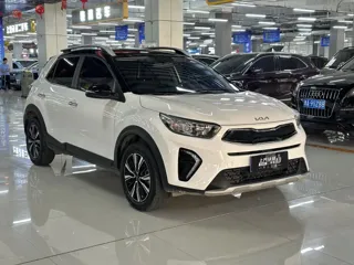 Kia Stonic 2023 купить из Китая, цена 1 480 000 ₽ — Suifenhe Auto