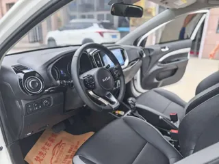 Kia Stonic 2022 купить из Китая, цена 1 441 000 ₽ — Suifenhe Auto