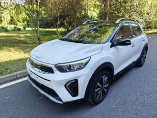 Kia Stonic 2022 купить из Китая, цена 1 298 000 ₽ — Suifenhe Auto