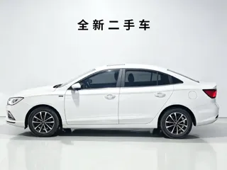 Roewe i5 2020 купить из Китая, цена 1 133 000 ₽ — Suifenhe Auto