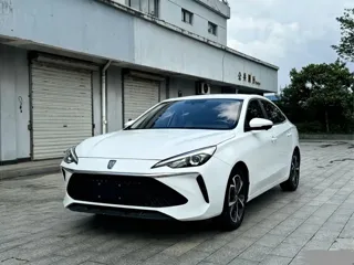 Roewe i5 2023 купить из Китая, цена 888 000 ₽ — Suifenhe Auto