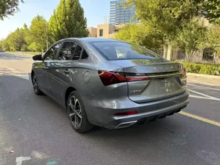 Roewe i5 2025 купить из Китая, цена 1 344 000 ₽ — Suifenhe Auto