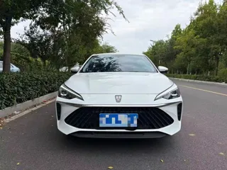 Roewe i5 2024 купить из Китая, цена 1 264 000 ₽ — Suifenhe Auto