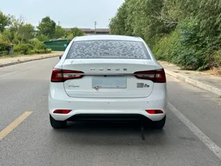 Roewe i5 2019 купить из Китая, цена 1 067 000 ₽ — Suifenhe Auto