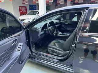 Toyota Avalon 2024 купить из Китая, цена 5 896 000 ₽ — Suifenhe Auto