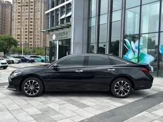 Toyota Avalon 2024 купить из Китая, цена 5 815 000 ₽ — Suifenhe Auto