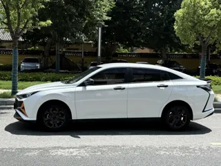 Dongfeng Aeolus Yixuan 2024 купить из Китая, цена 1 189 000 ₽ — Suifenhe Auto