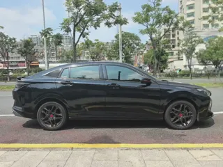 Dongfeng Aeolus Yixuan 2021 купить из Китая, цена 1 059 000 ₽ — Suifenhe Auto