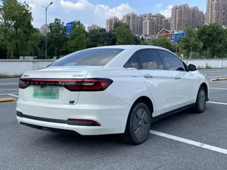 Venucia D60EV 2023 купить из Китая, цена 1 076 000 ₽ — Suifenhe Auto