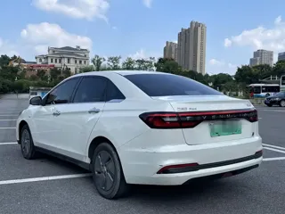 Venucia D60EV 2023 купить из Китая, цена 1 076 000 ₽ — Suifenhe Auto