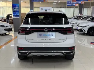 Volkswagen T-Cross 2022 купить из Китая, цена 1 705 000 ₽ — Suifenhe Auto