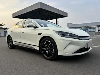 BYD Qin 2025 купить из Китая, цена 3 312 000 ₽ — Suifenhe Auto