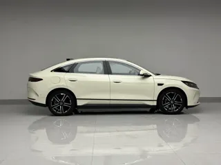 BYD Qin 2025 купить из Китая, цена 3 241 000 ₽ — Suifenhe Auto
