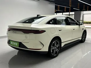BYD Qin 2025 купить из Китая, цена 3 241 000 ₽ — Suifenhe Auto