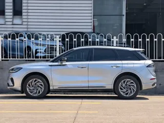 Lincoln Corsair 2024 купить из Китая, цена 4 287 000 ₽ — Suifenhe Auto