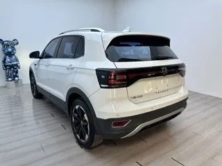 Volkswagen Tacqua 2023 купить из Китая, цена 1 849 000 ₽ — Suifenhe Auto