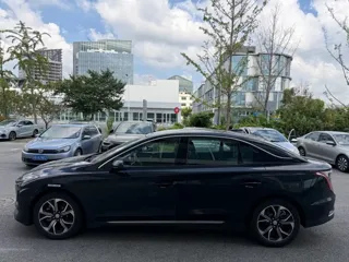 Hongqi E-QM5 2024 купить из Китая, цена 1 728 000 ₽ — Suifenhe Auto