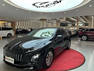 Hongqi E-QM5 2023
