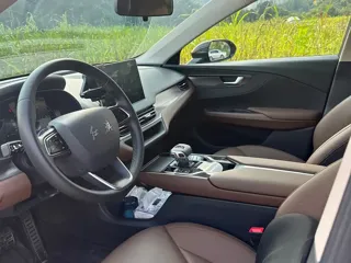 Hongqi E-QM5 2023 купить из Китая, цена 3 039 000 ₽ — Suifenhe Auto