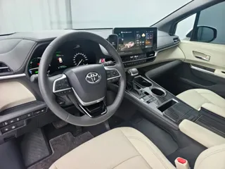 Toyota SIENNA 2024 купить из Китая, цена 7 680 000 ₽ — Suifenhe Auto