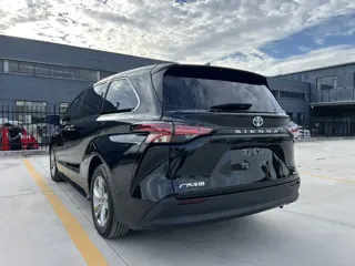 Toyota SIENNA 2024 купить из Китая, цена 7 006 000 ₽ — Suifenhe Auto