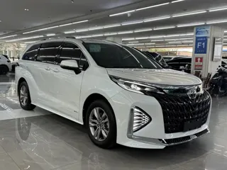 Toyota SIENNA 2025 купить из Китая, цена 7 906 000 ₽ — Suifenhe Auto