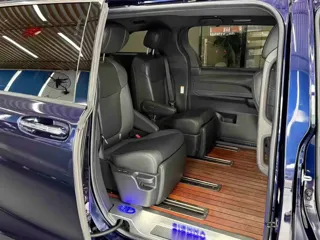Toyota SIENNA 2024 купить из Китая, цена 7 312 000 ₽ — Suifenhe Auto