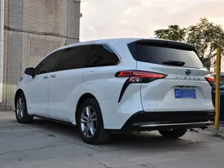 Toyota SIENNA 2024 купить из Китая, цена 7 934 000 ₽ — Suifenhe Auto