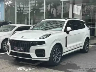 Lynk & Co 09 EM-P 2025