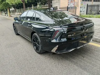 Hongqi H6 2024 купить из Китая, цена 3 405 000 ₽ — Suifenhe Auto