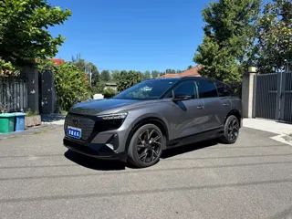 Audi Q5 e-tron 2023 купить из Китая, цена 5 682 000 ₽ — Suifenhe Auto