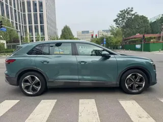 Audi Q5 e-tron 2023 купить из Китая, цена 4 454 000 ₽ — Suifenhe Auto