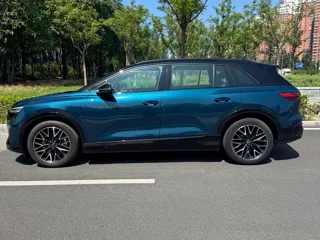 Audi Q5 e-tron 2023 купить из Китая, цена 4 454 000 ₽ — Suifenhe Auto