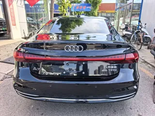 Audi A7L 2024 купить из Китая, цена 5 631 000 ₽ — Suifenhe Auto
