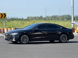Audi A7L 2025 купить из Китая, цена 5 788 000 ₽ — Suifenhe Auto