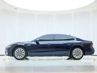 Audi A7L 2024 купить из Китая, цена 5 405 000 ₽ — Suifenhe Auto