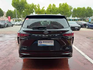 Toyota Granvia 2024 купить из Китая, цена 7 106 000 ₽ — Suifenhe Auto