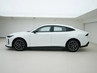 Changan UNI-V iDD 2024 купить из Китая, цена 2 802 000 ₽ — Suifenhe Auto