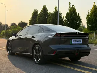 Deepal SL03 2024 купить из Китая, цена 2 914 000 ₽ — Suifenhe Auto