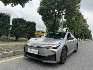 Toyota bZ3 2023 купить из Китая, цена 3 261 000 ₽ — Suifenhe Auto